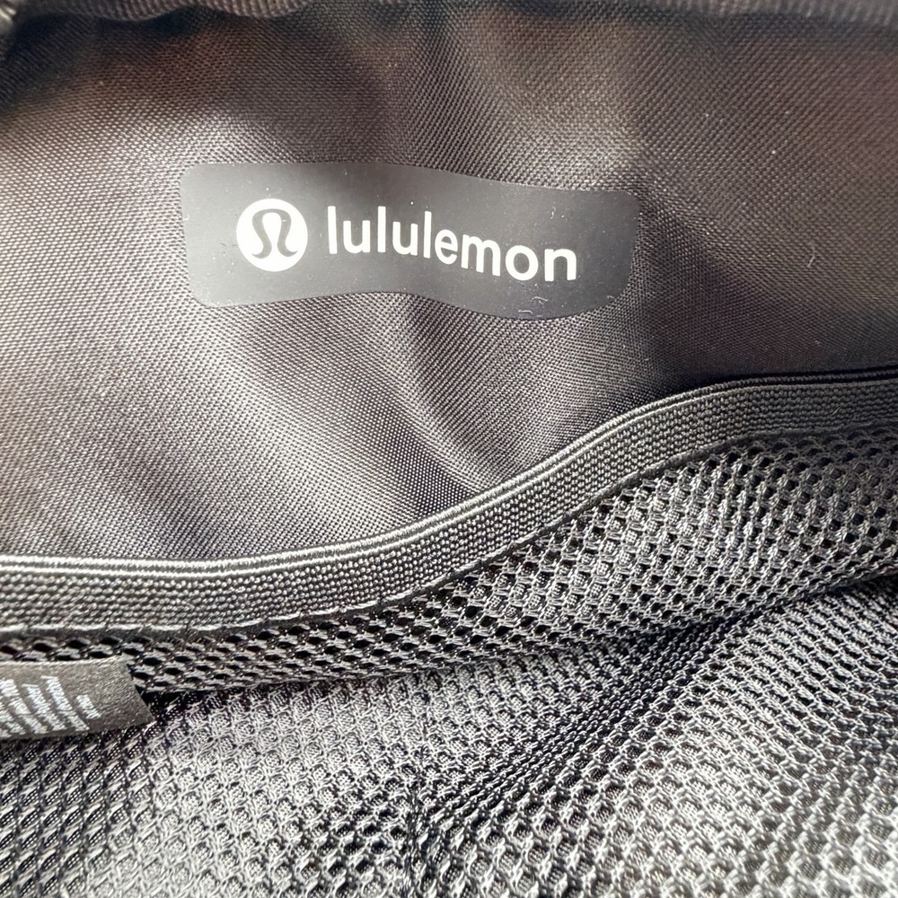 Lululemon‎ Disney Mickey Mouse Black Belt Bag Handbag - Picture 8 of 9